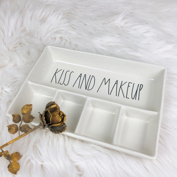 Rae Dunn "KISS AND MAKEUP" Tray Organizer NEW - Picture 2 of 8